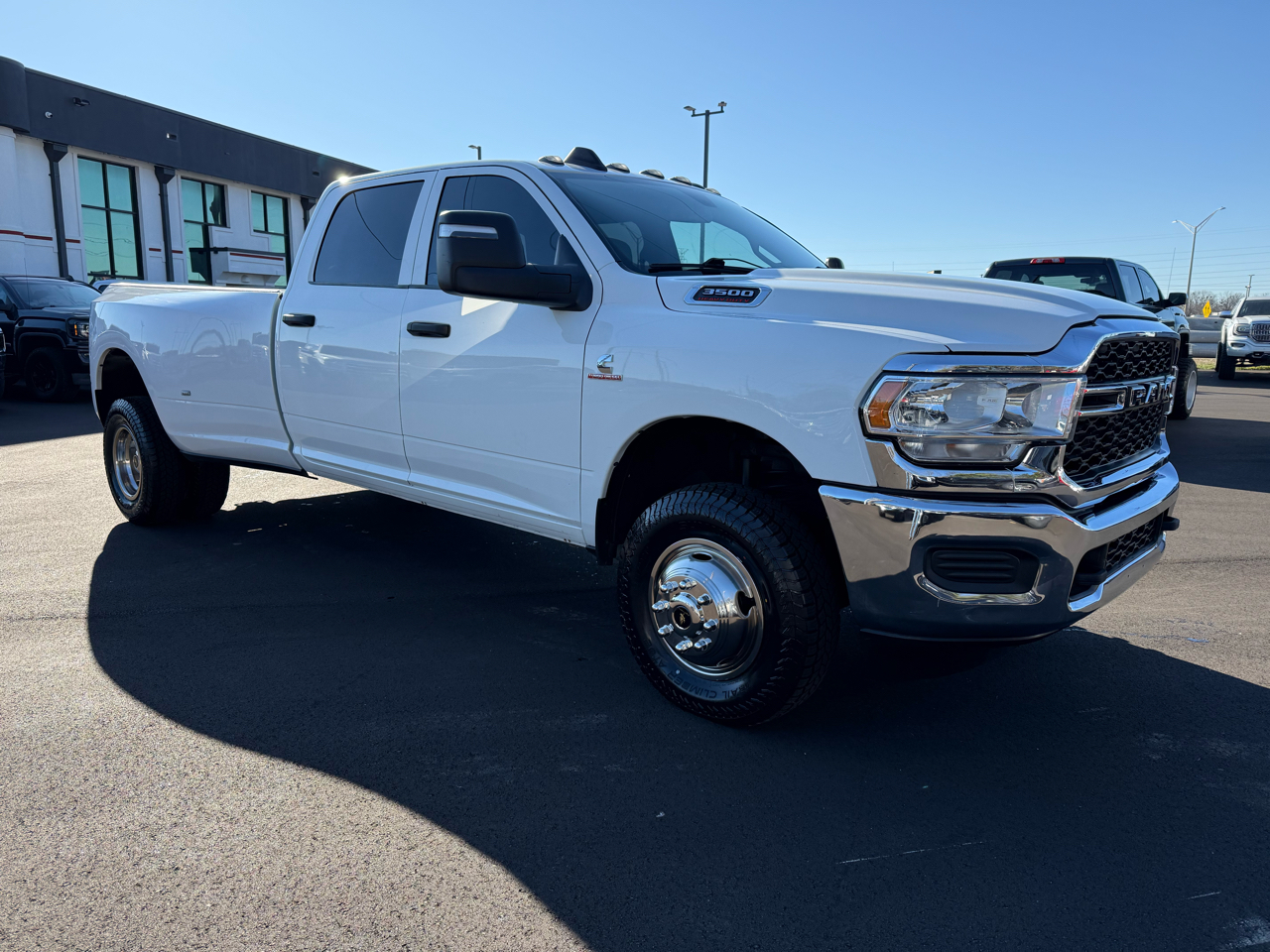 RAM 3500 Tradesman 4x4 Crew Cab 8' Box 2023
