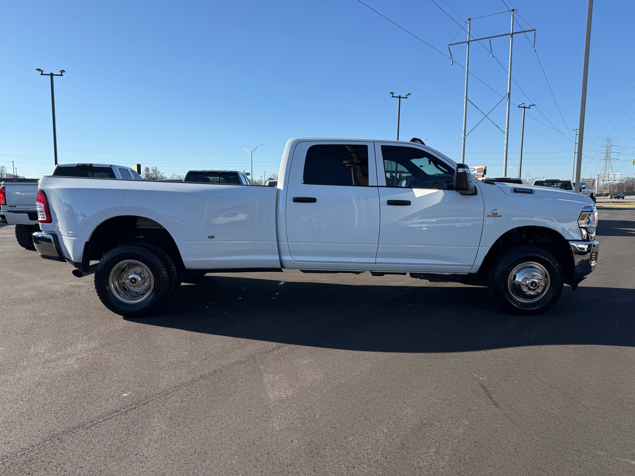 RAM 3500 Tradesman 4x4 Crew Cab 8' Box 2023