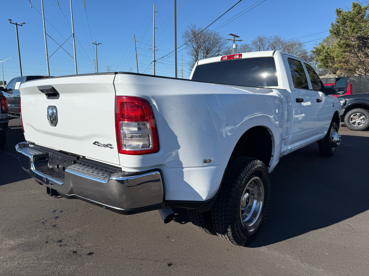 RAM 3500 Tradesman 4x4 Crew Cab 8' Box 2023