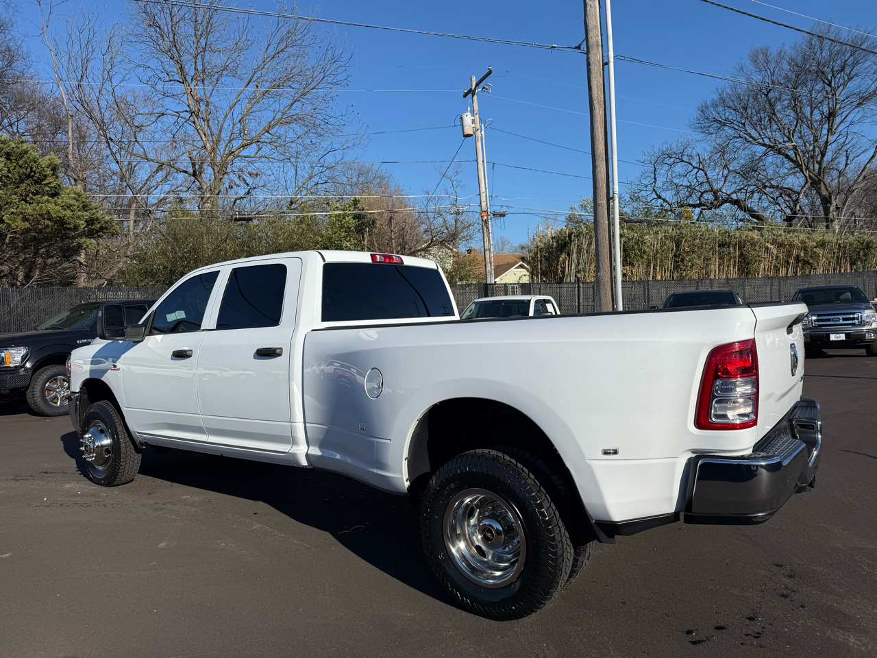 RAM 3500 Tradesman 4x4 Crew Cab 8' Box 2023