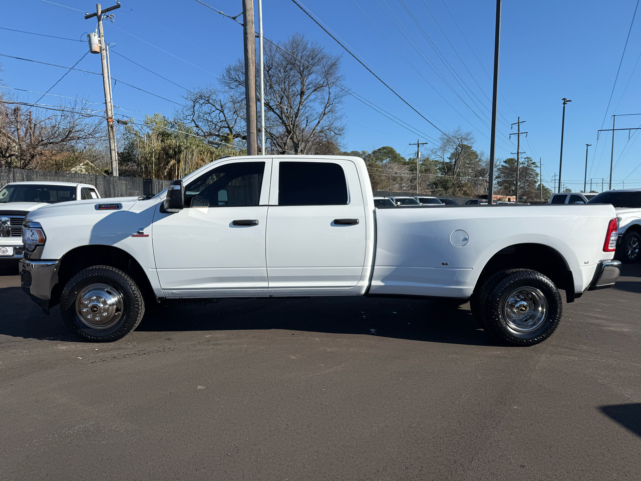 RAM 3500 Tradesman 4x4 Crew Cab 8' Box 2023
