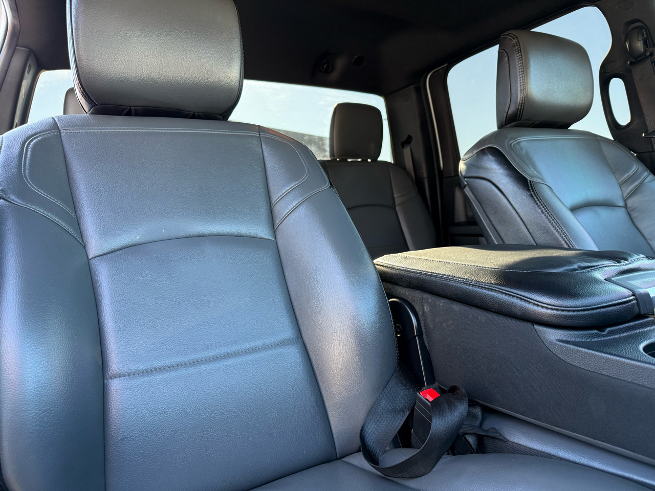 RAM 3500 Tradesman 4x4 Crew Cab 8' Box 2023