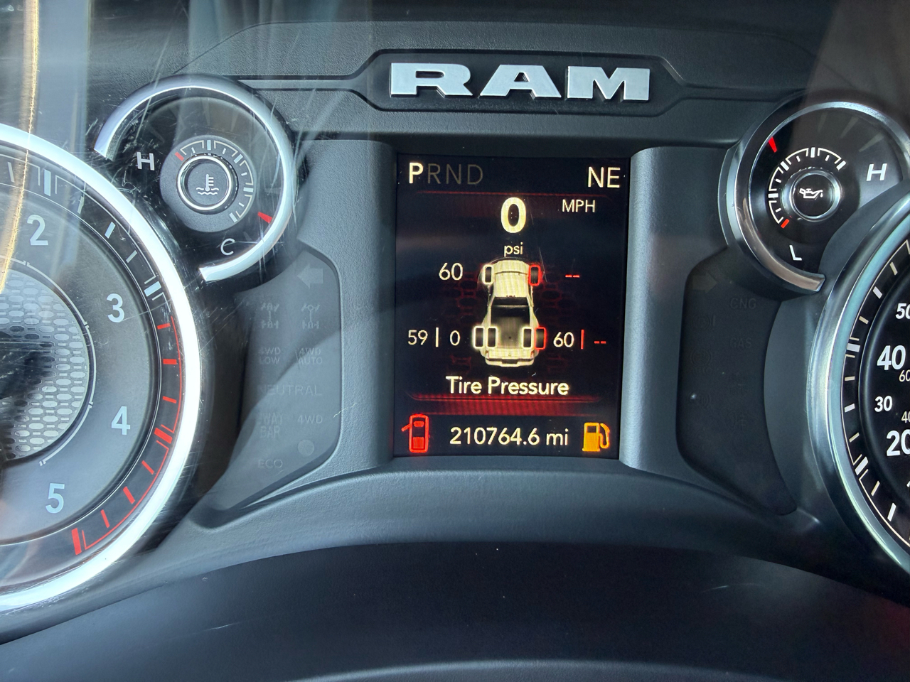 RAM 3500 Tradesman 4x4 Crew Cab 8' Box 2023