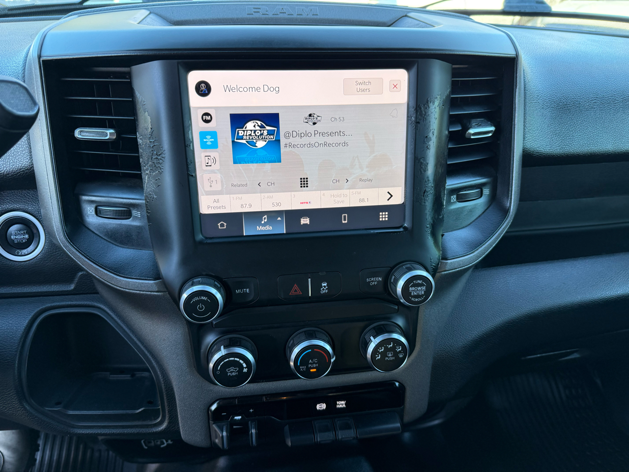 RAM 3500 Tradesman 4x4 Crew Cab 8' Box 2023