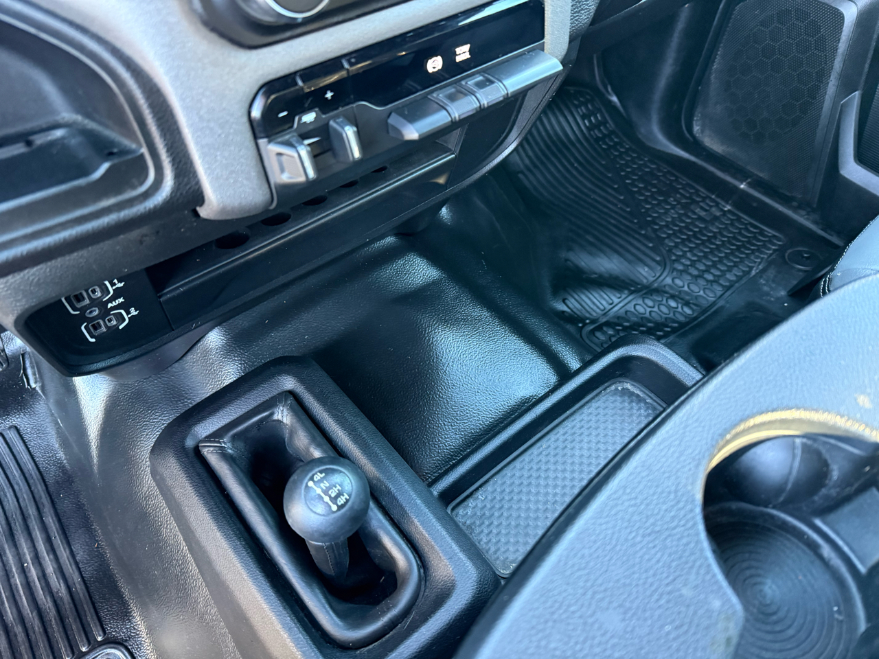 RAM 3500 Tradesman 4x4 Crew Cab 8' Box 2023