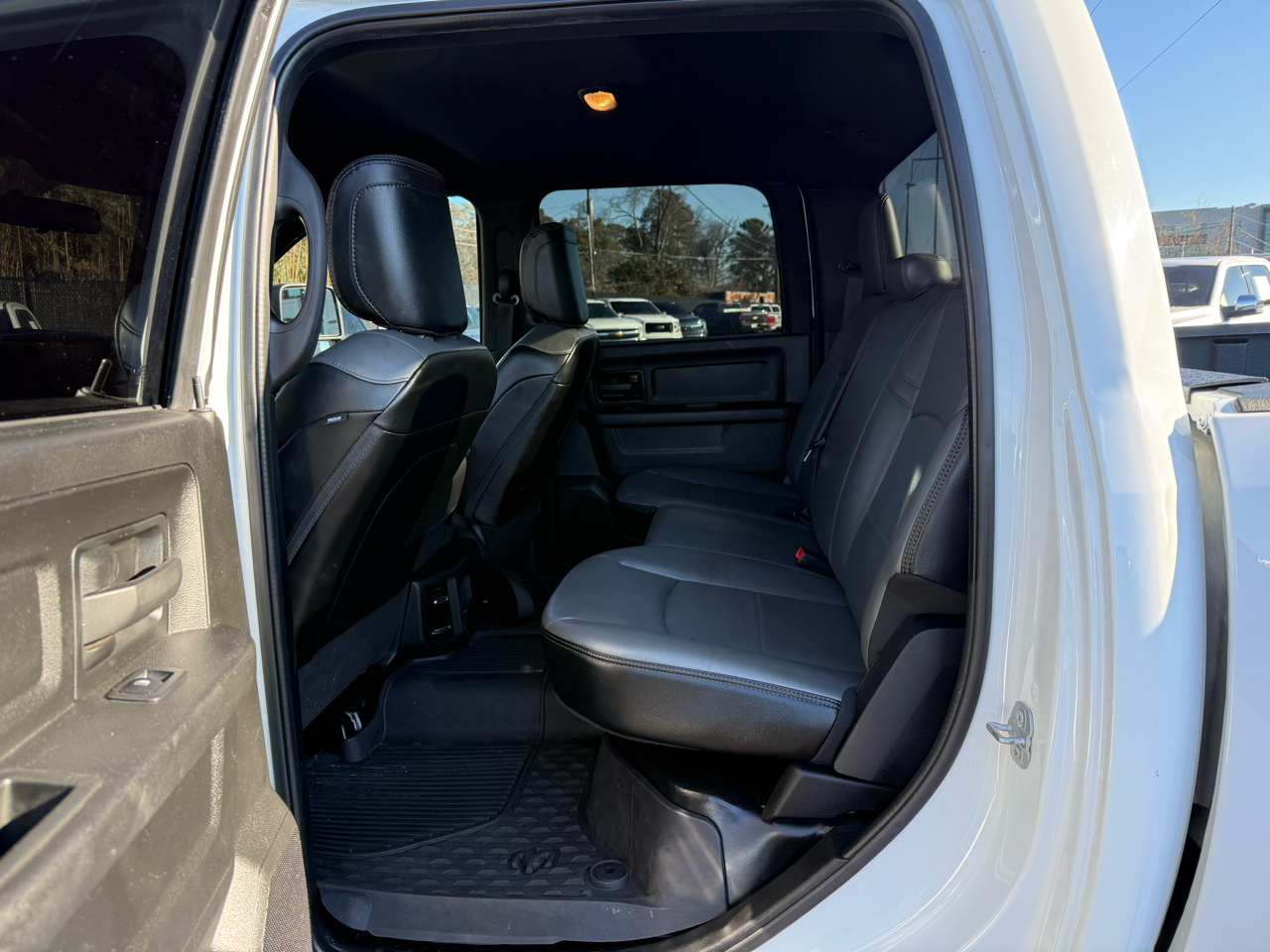 RAM 3500 Tradesman 4x4 Crew Cab 8' Box 2023