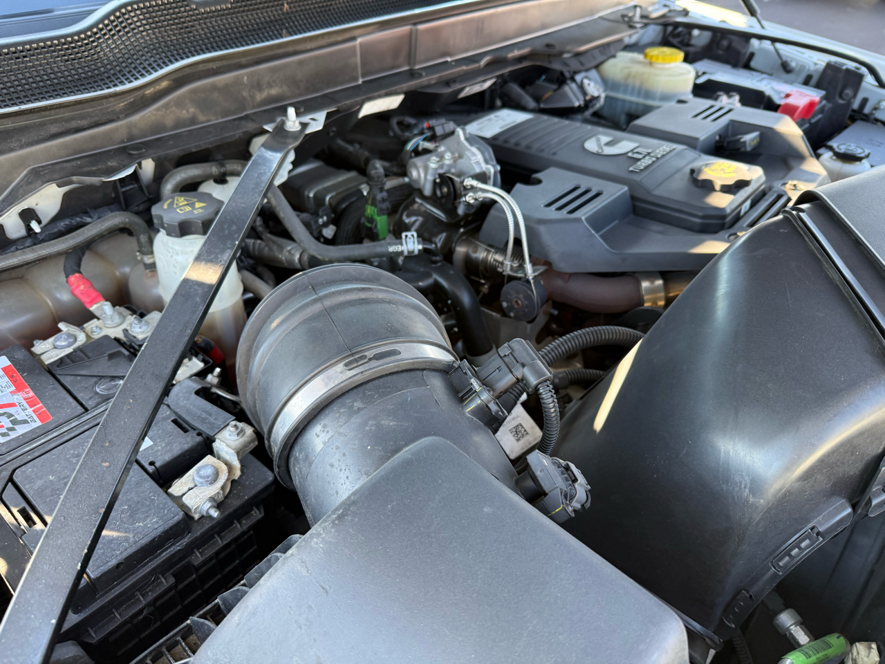 RAM 3500 Tradesman 4x4 Crew Cab 8' Box 2023