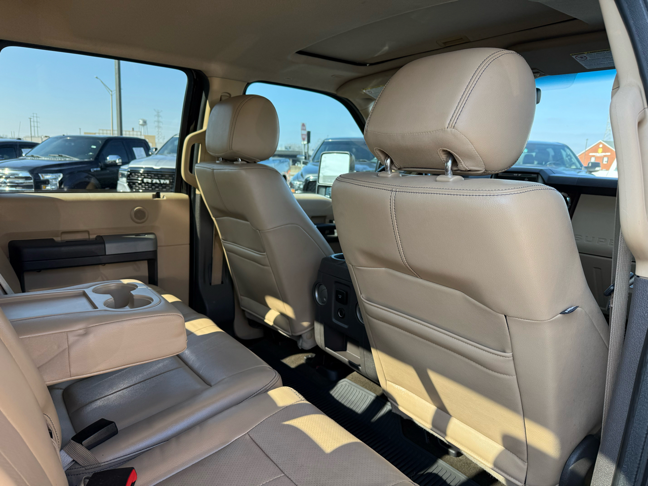 Ford Super Duty F-250 SRW 4WD Crew Cab 156" Lariat 2016