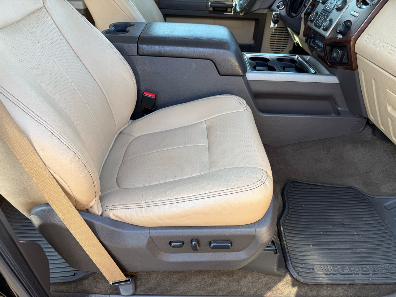 Ford Super Duty F-250 SRW 4WD Crew Cab 156" Lariat 2016