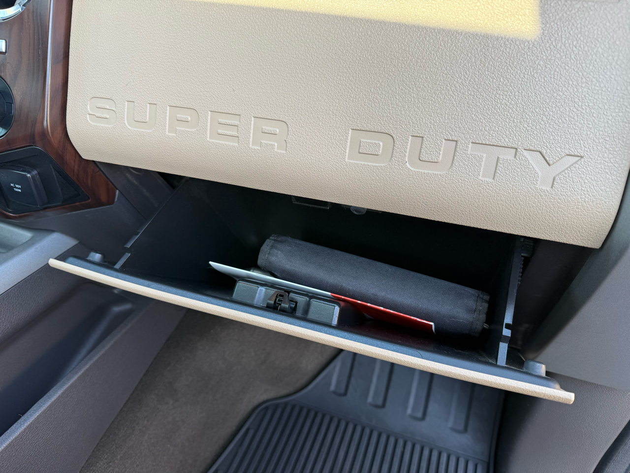 Ford Super Duty F-250 SRW 4WD Crew Cab 156" Lariat 2016