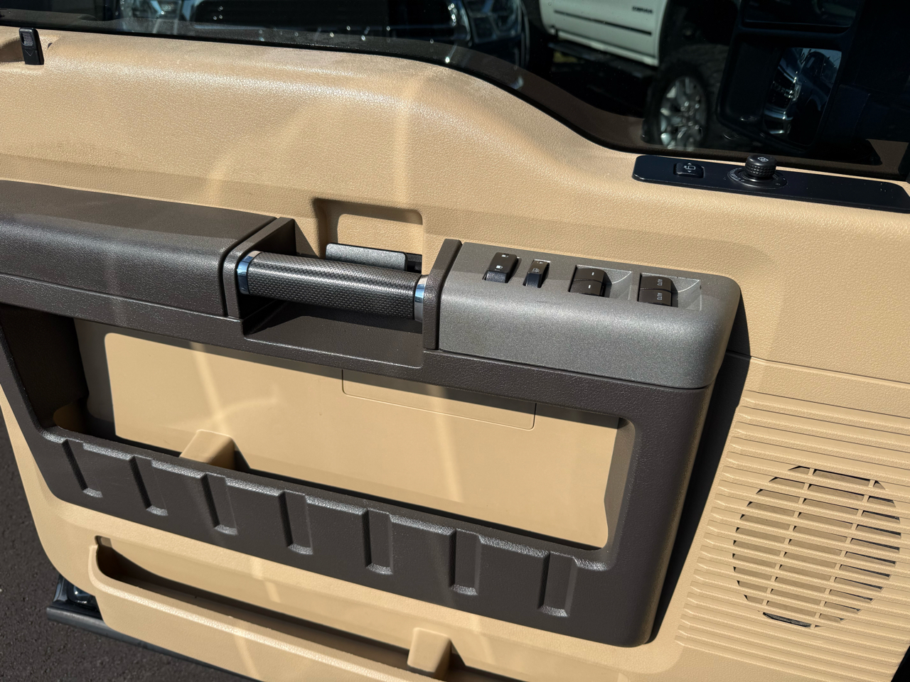 Ford Super Duty F-250 SRW 4WD Crew Cab 156" Lariat 2016