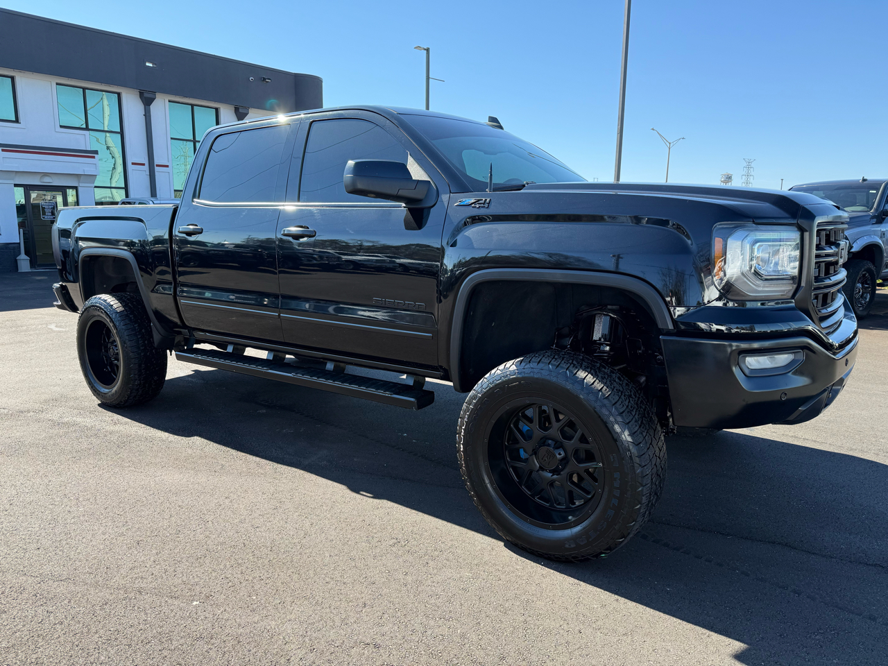 GMC Sierra 1500 4WD Crew Cab 143.5" SLT 2017