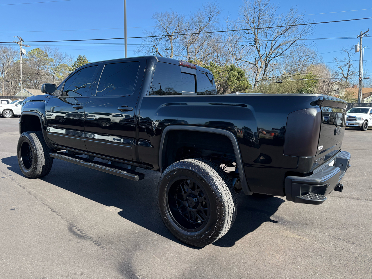 GMC Sierra 1500 4WD Crew Cab 143.5" SLT 2017