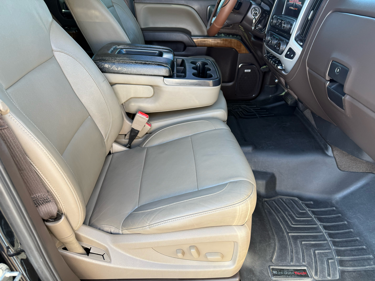 GMC Sierra 1500 4WD Crew Cab 143.5" SLT 2017