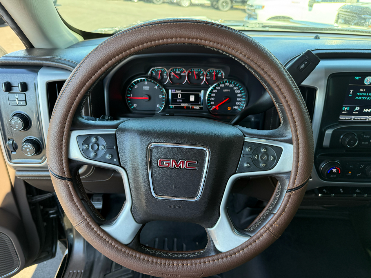 GMC Sierra 1500 4WD Crew Cab 143.5" SLT 2017