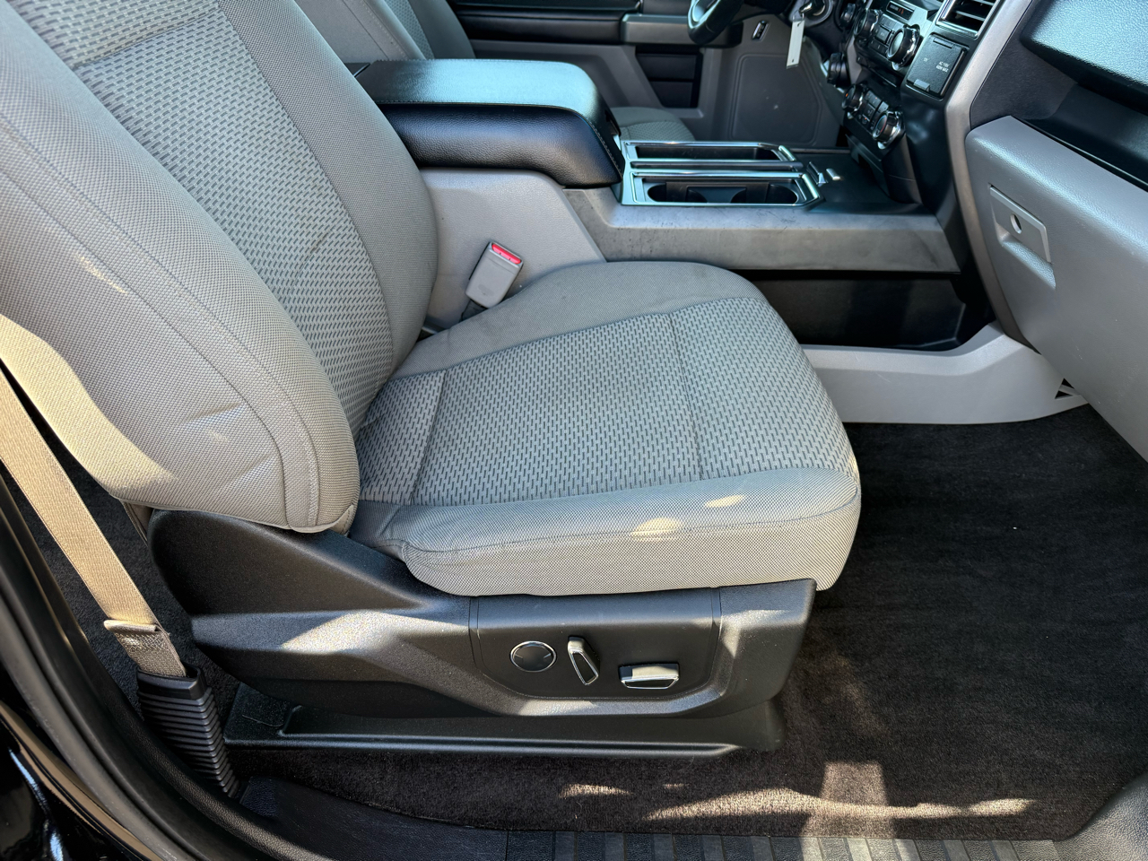 Ford F-150 4WD SuperCrew 145" XLT 2016