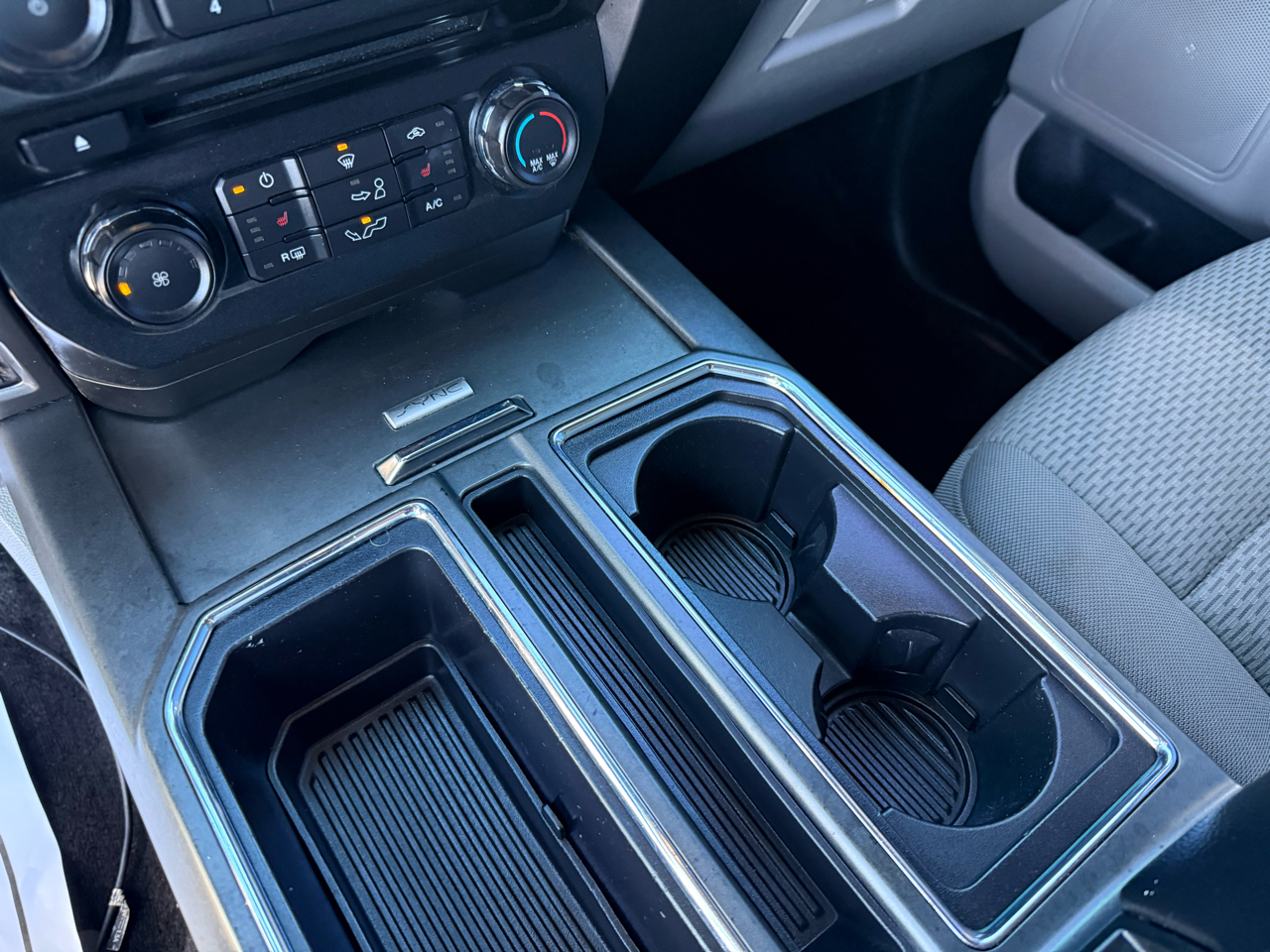 Ford F-150 4WD SuperCrew 145" XLT 2016