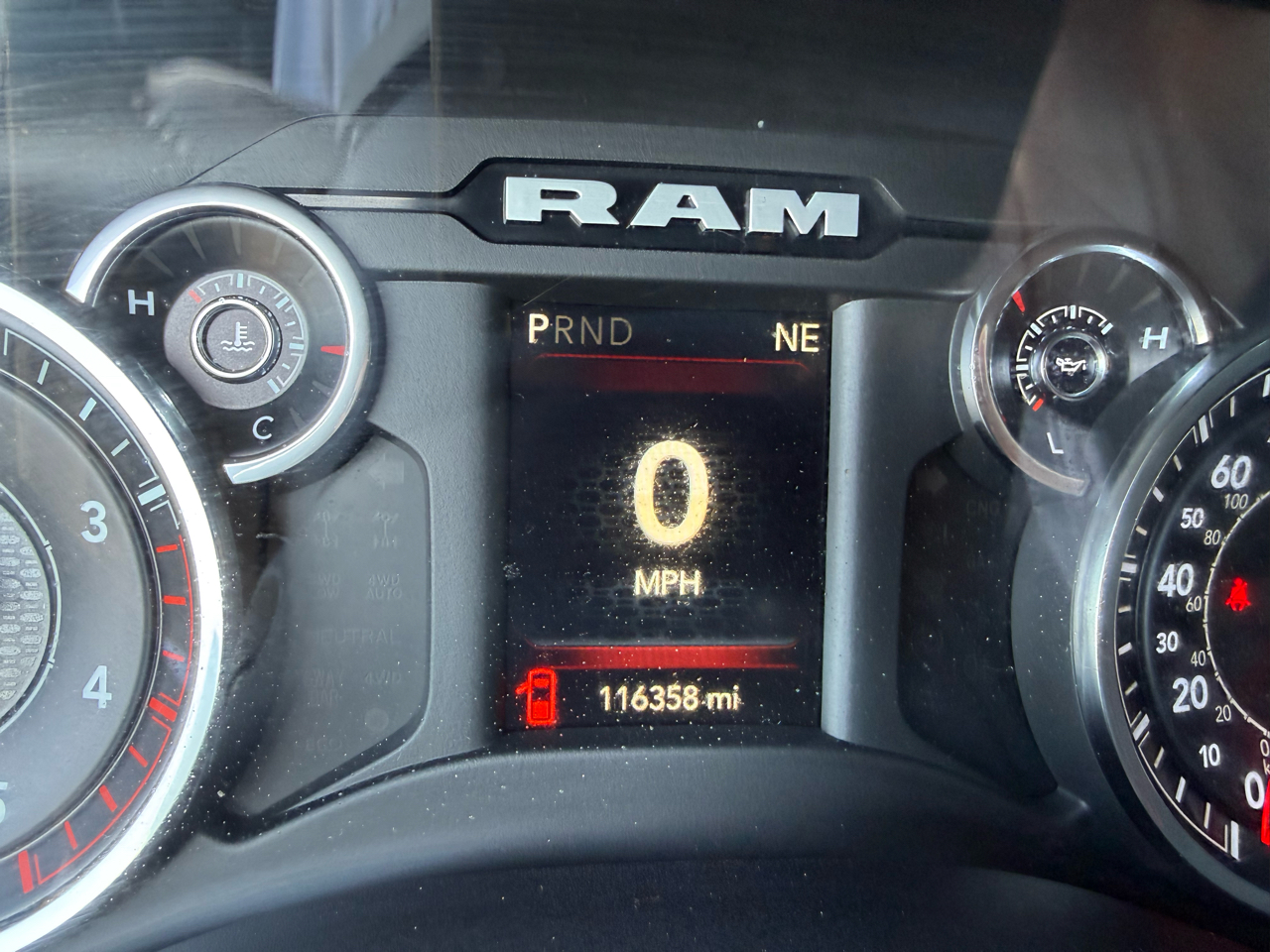 RAM 2500 Big Horn 4x4 Crew Cab 6'4" Box 2021