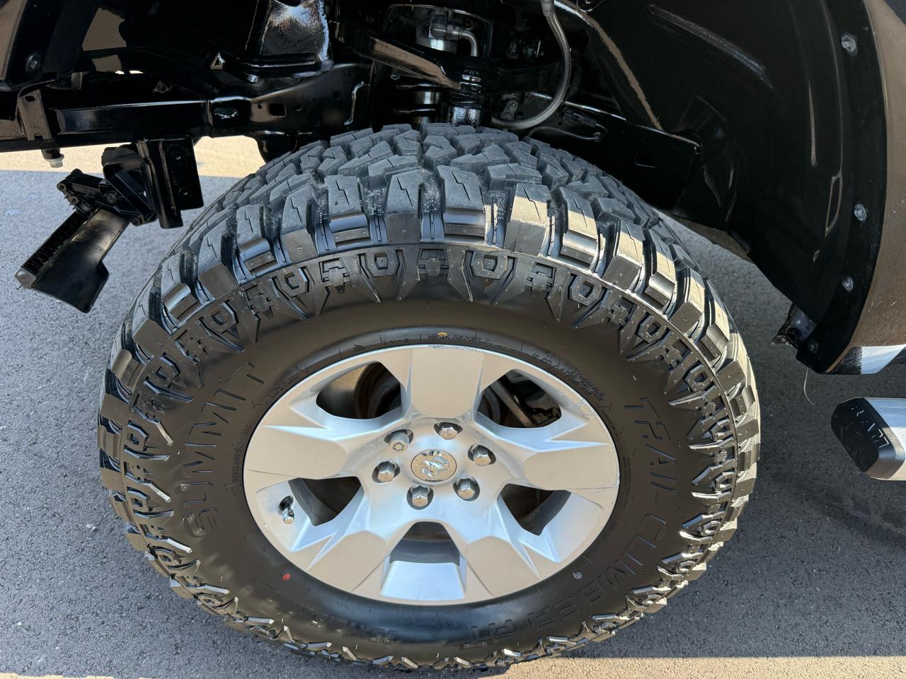 RAM 1500 Laramie 4x4 Crew Cab 5'7" Box 2019