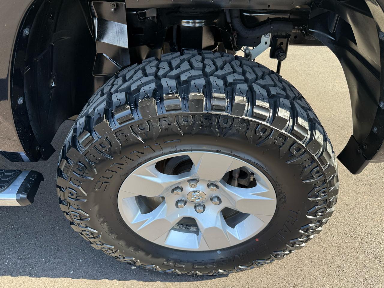 RAM 1500 Laramie 4x4 Crew Cab 5'7" Box 2019