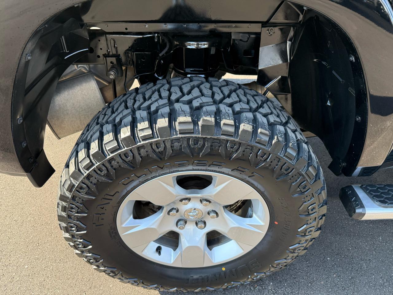 RAM 1500 Laramie 4x4 Crew Cab 5'7" Box 2019