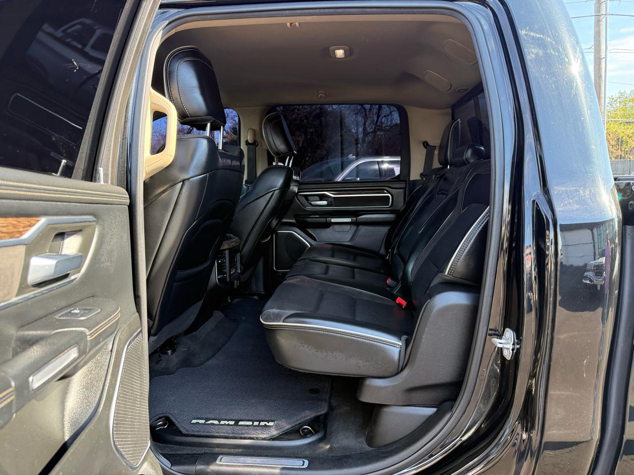 RAM 1500 Laramie 4x4 Crew Cab 5'7" Box 2019