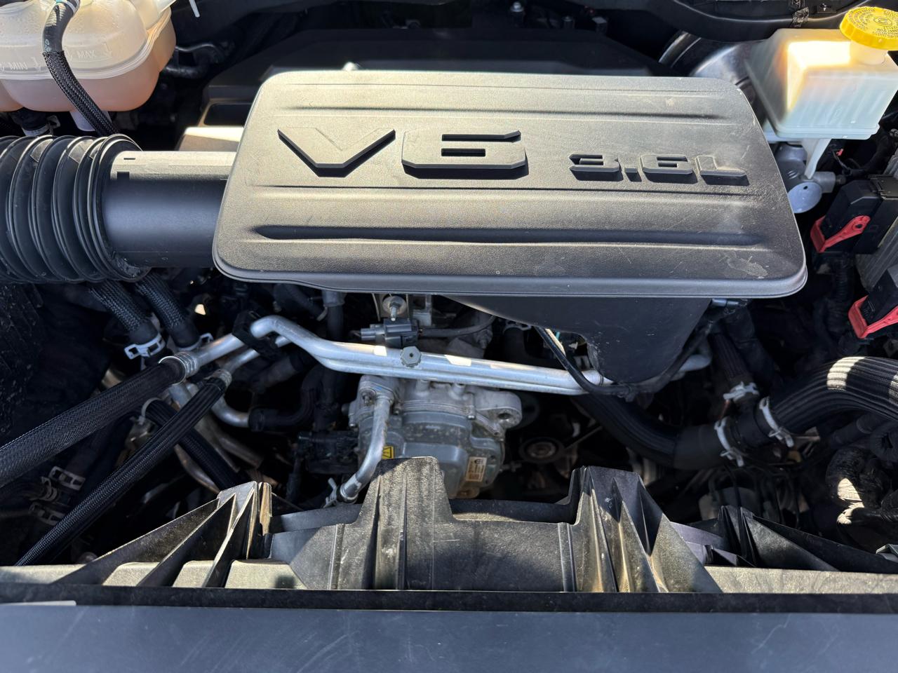 RAM 1500 Laramie 4x4 Crew Cab 5'7" Box 2019