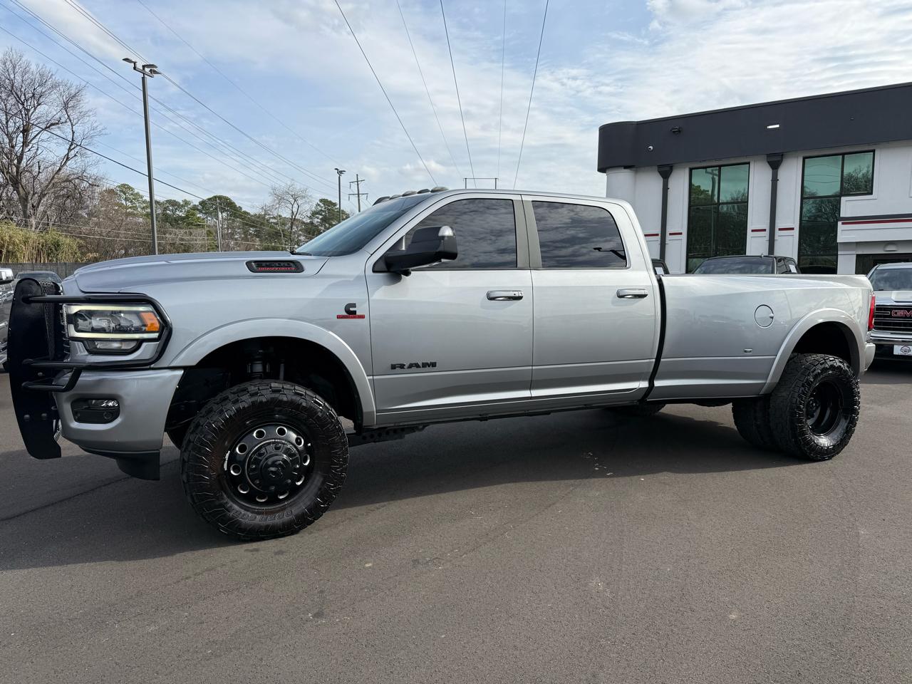 RAM 3500 Laramie 4x4 Crew Cab 8' Box 2022