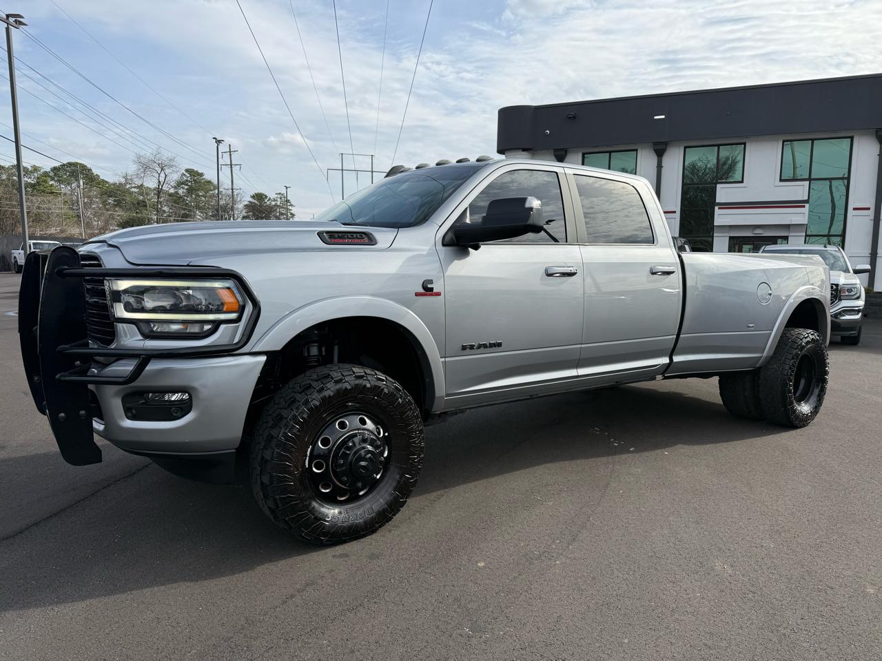 RAM 3500 Laramie 4x4 Crew Cab 8' Box 2022