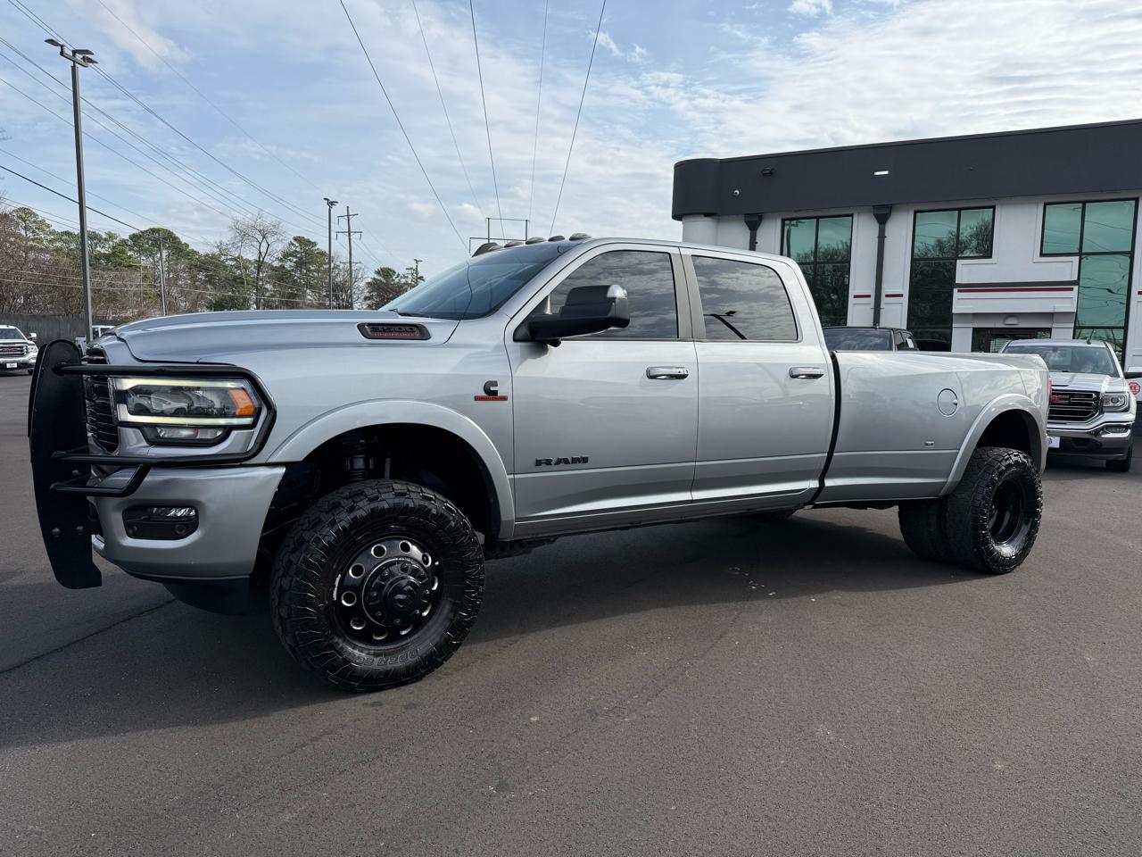 RAM 3500 Laramie 4x4 Crew Cab 8' Box 2022