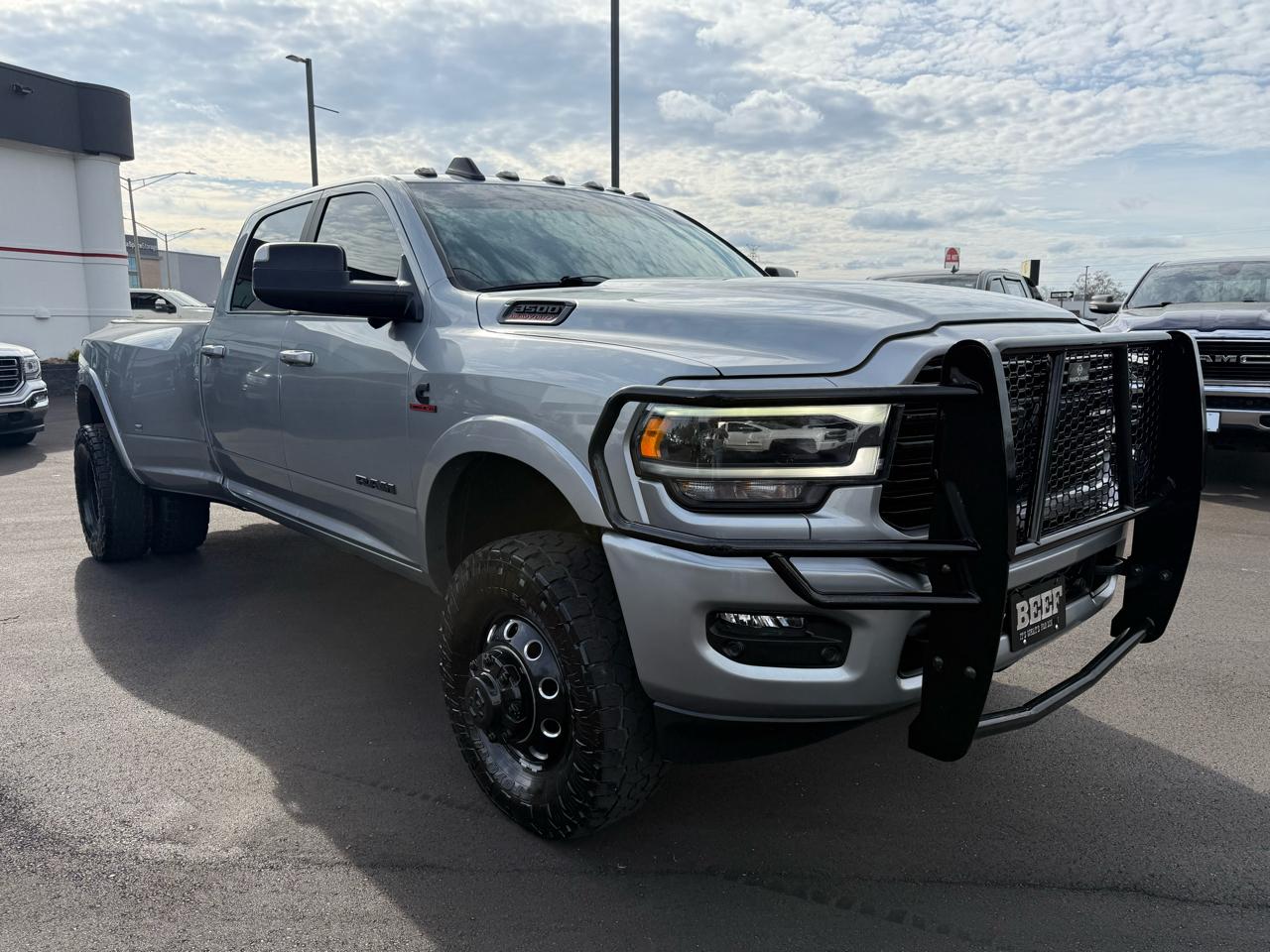 RAM 3500 Laramie 4x4 Crew Cab 8' Box 2022