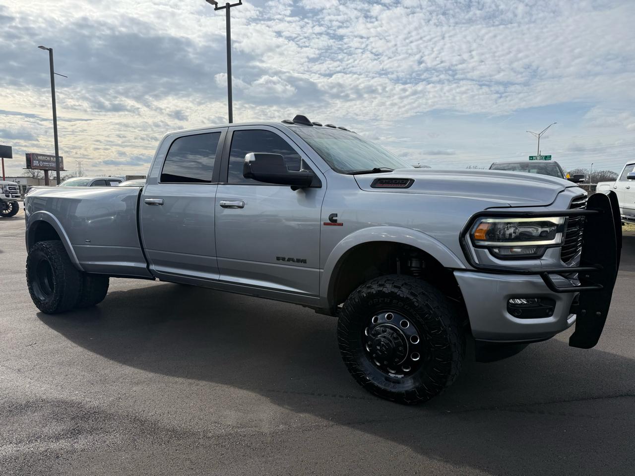 RAM 3500 Laramie 4x4 Crew Cab 8' Box 2022