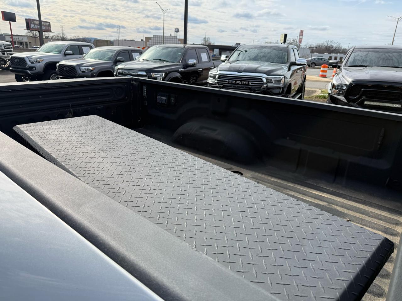 RAM 3500 Laramie 4x4 Crew Cab 8' Box 2022