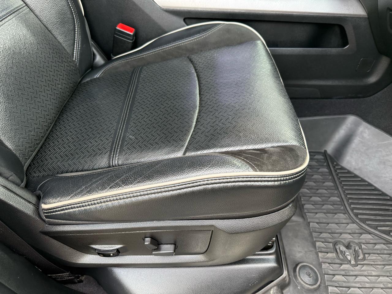 RAM 3500 Laramie 4x4 Crew Cab 8' Box 2022