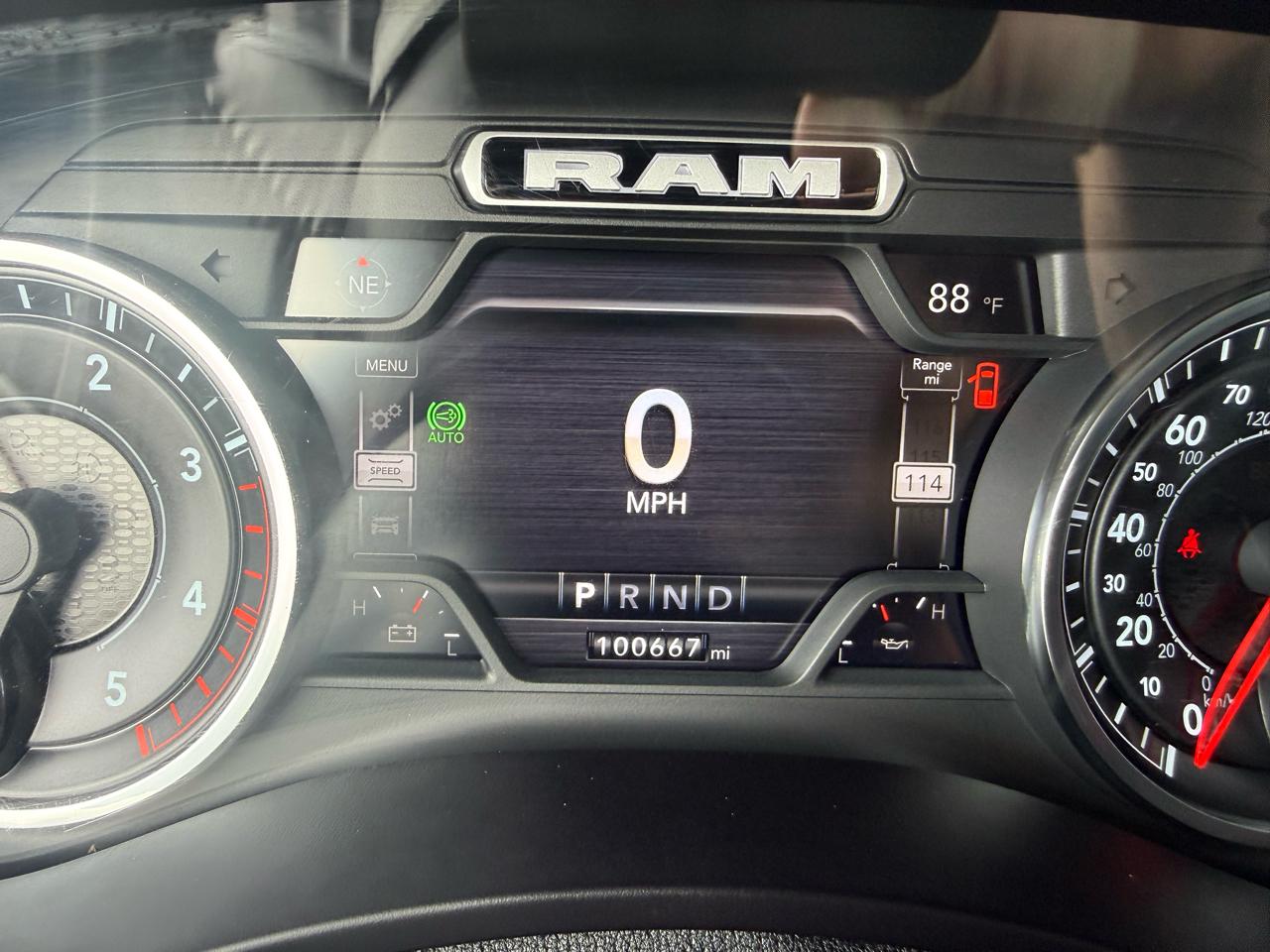 RAM 3500 Laramie 4x4 Crew Cab 8' Box 2022