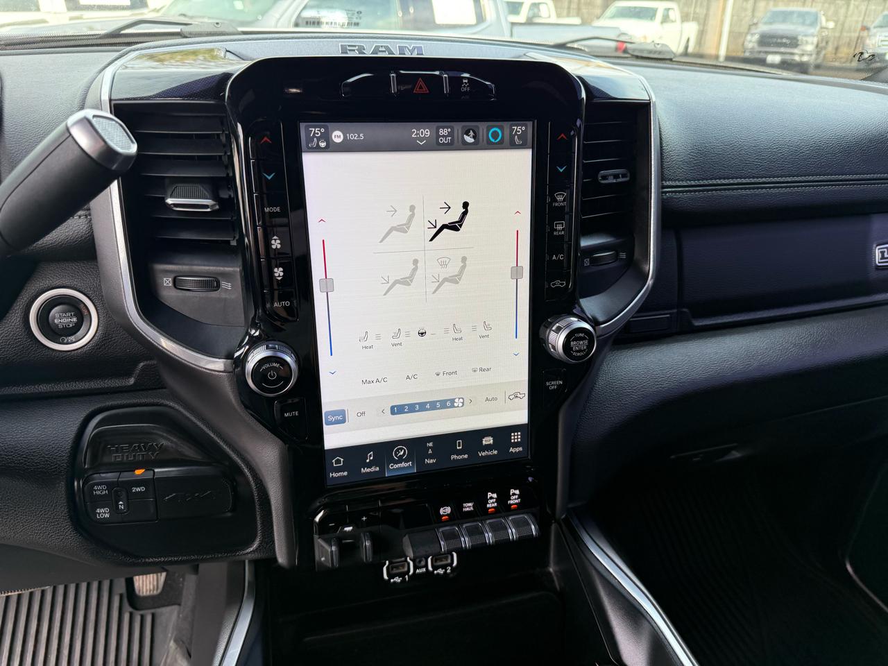 RAM 3500 Laramie 4x4 Crew Cab 8' Box 2022