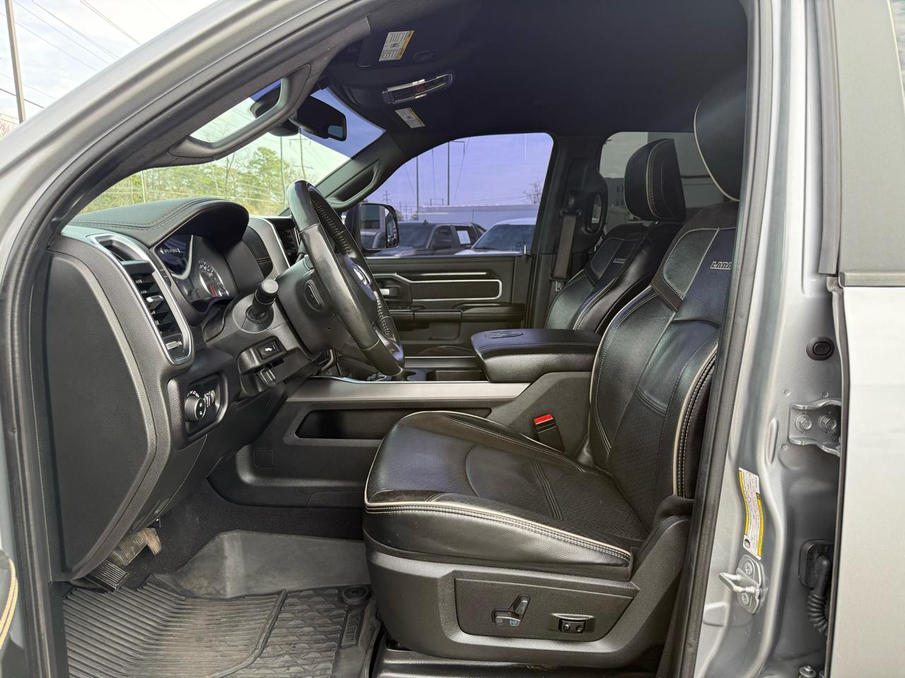 RAM 3500 Laramie 4x4 Crew Cab 8' Box 2022