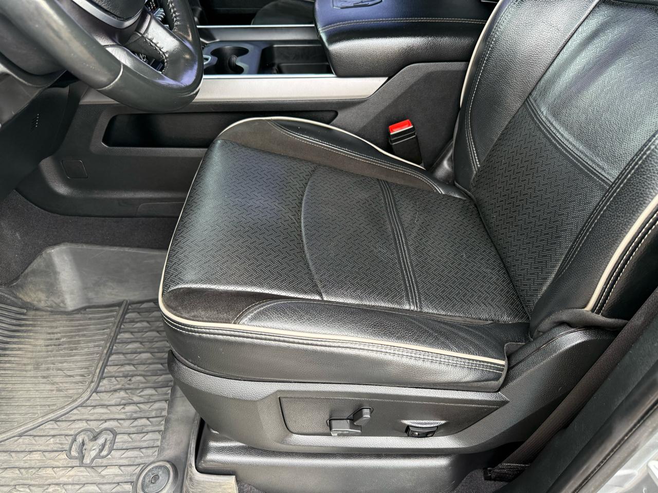 RAM 3500 Laramie 4x4 Crew Cab 8' Box 2022