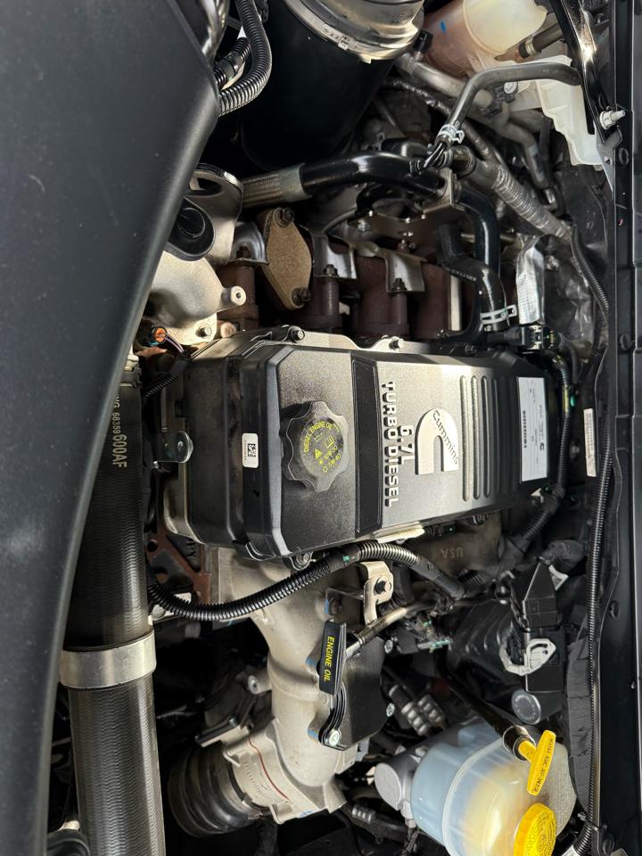 RAM 3500 Laramie 4x4 Crew Cab 8' Box 2022