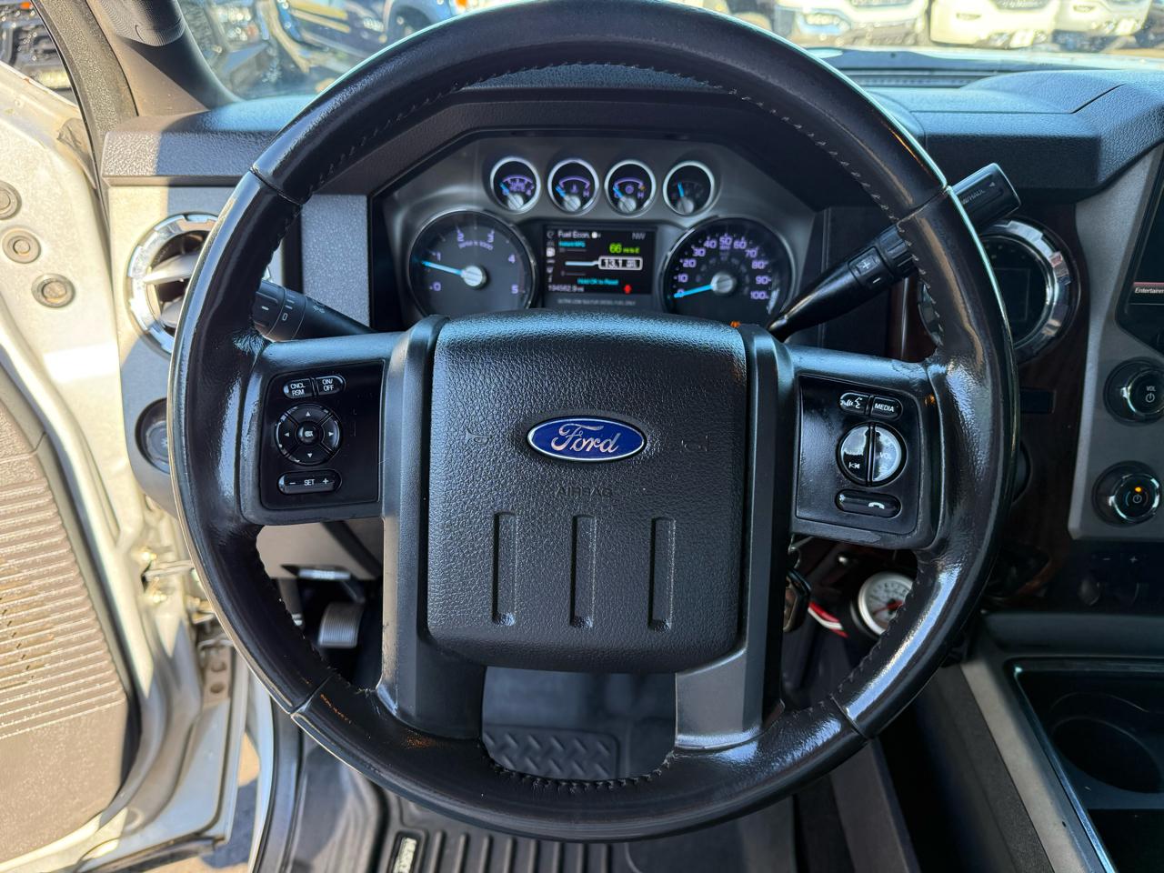 Ford Super Duty F-250 SRW 4WD Crew Cab 156" Lariat 2015