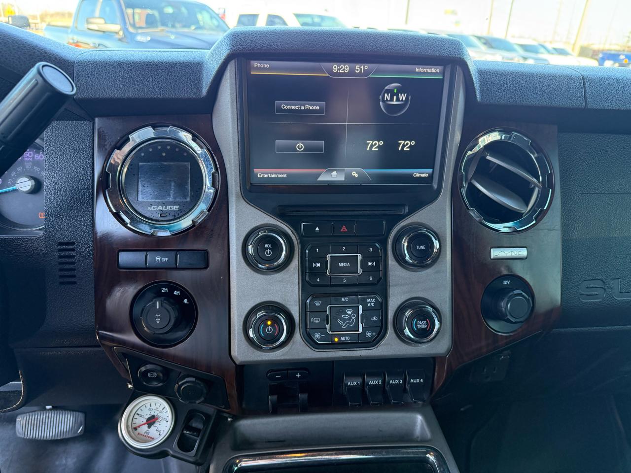 Ford Super Duty F-250 SRW 4WD Crew Cab 156" Lariat 2015