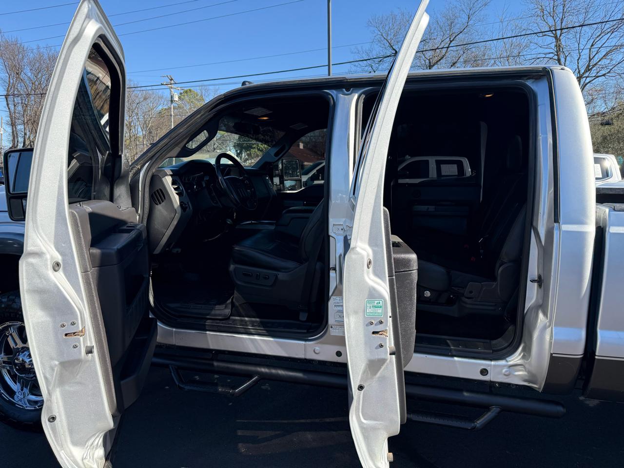 Ford Super Duty F-250 SRW 4WD Crew Cab 156" Lariat 2015