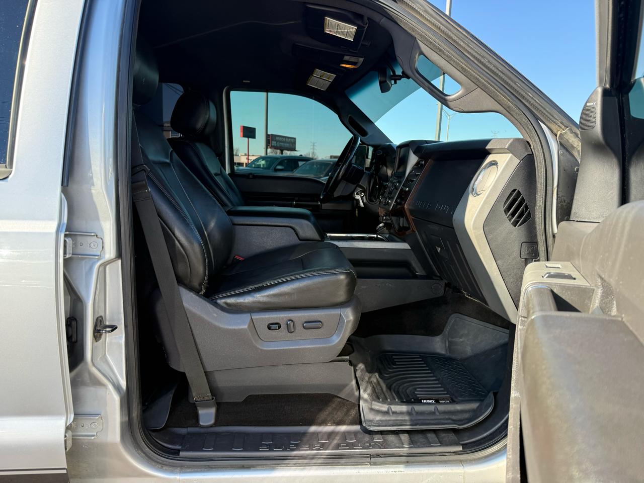 Ford Super Duty F-250 SRW 4WD Crew Cab 156" Lariat 2015