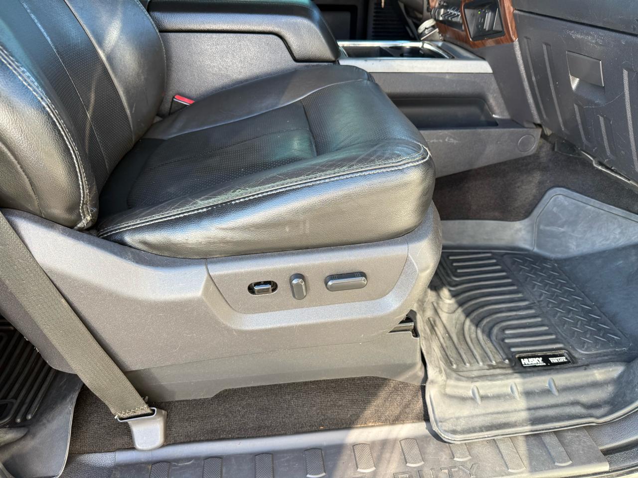 Ford Super Duty F-250 SRW 4WD Crew Cab 156" Lariat 2015