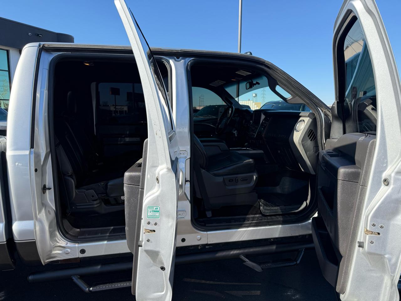 Ford Super Duty F-250 SRW 4WD Crew Cab 156" Lariat 2015