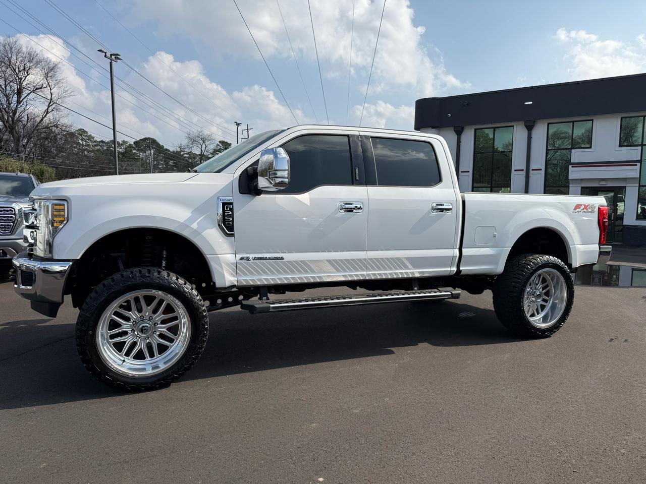 Ford Super Duty F-250 SRW 4WD Crew Cab 156" Lariat 2018