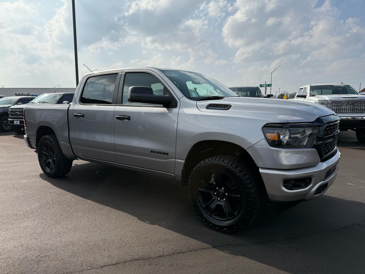 RAM 1500 Big Horn 4x4 Crew Cab 5'7" Box 2024