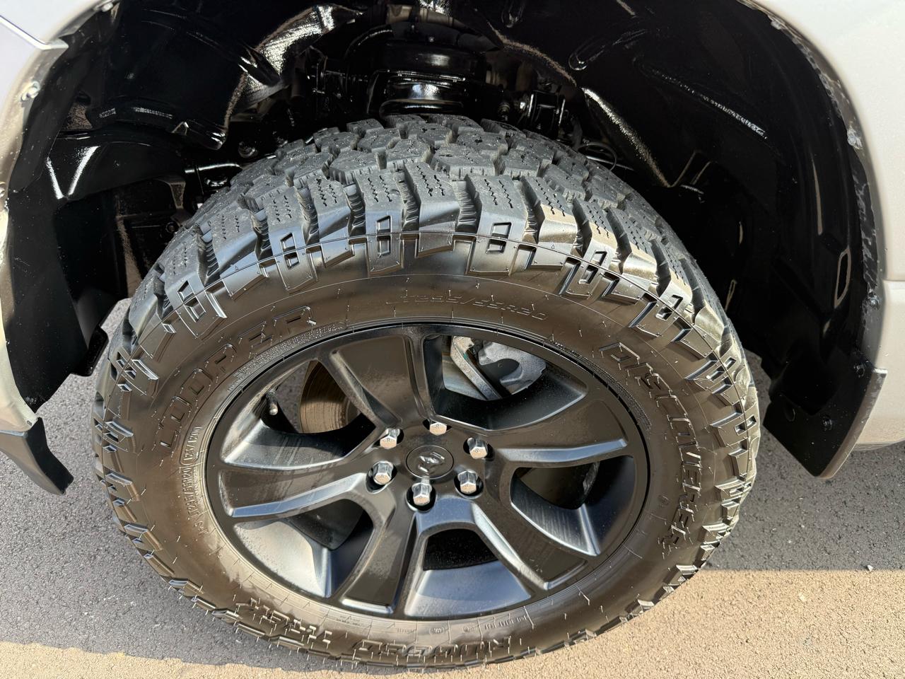 RAM 1500 Big Horn 4x4 Crew Cab 5'7" Box 2024