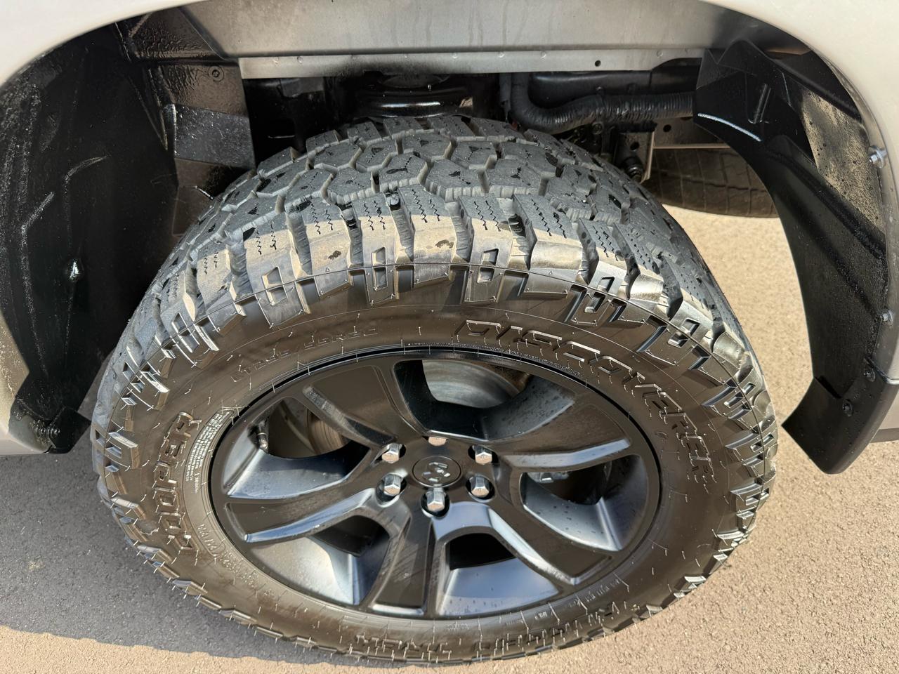 RAM 1500 Big Horn 4x4 Crew Cab 5'7" Box 2024