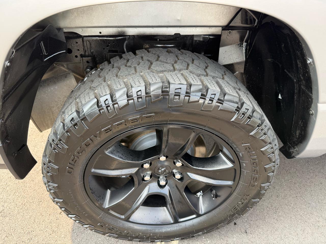 RAM 1500 Big Horn 4x4 Crew Cab 5'7" Box 2024